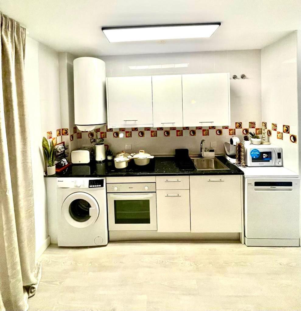 Historical Centre! Private Terrace & Gym-Near Public Parking Apartment Malaga Exterior photo